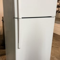 GE Refrigerator