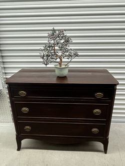 Vintage solid wood dresser with 3 dovetail joint draws