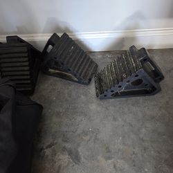 Chock blocks - rubber