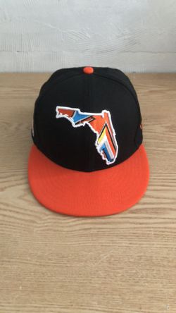 New Era Miami Mariners size 7 1/4 hat. Only worn once for a few hours!