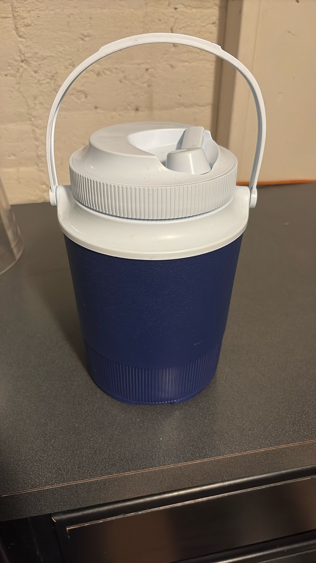 Keeps The Water Cool