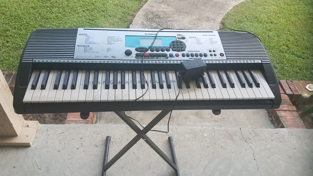 Yamaha psr-225gm professional keyboard