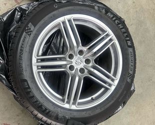 Michelin Pilot Sport 4 SUV Tire 295/45 R19