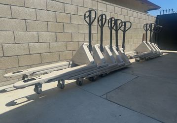 Crown pallet jack