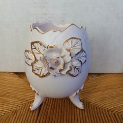 Vintage Napco Cracked Egg Footed Cream Vase w/3 D Rose, 1962