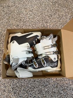 Nordic ski boots