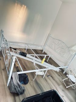 Queen Metal Bed Frame