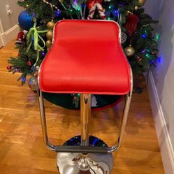 Set Of 2 Bar Stools. (one Is Still In Box)