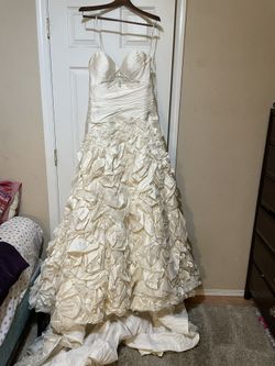 Gorgeous Never Worn Martina Liana Wedding Gown