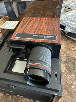 Vintage 1970 35mm Slide Projector