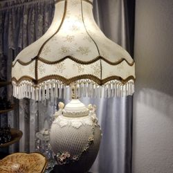Beautiful Pair Of Italian Capo DE Monte Table Lamps. 