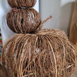 Large Grapevine Pumpkin 