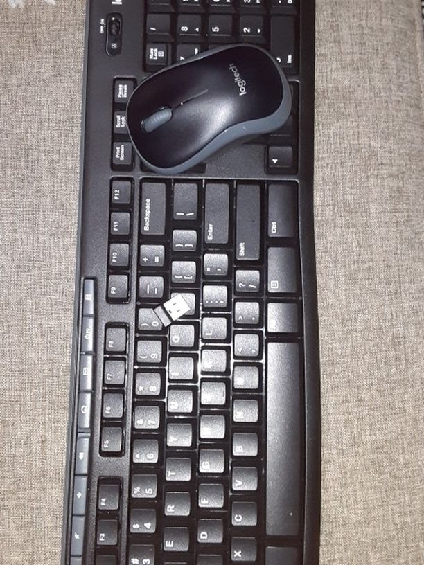 Logitech's Wireless Mouse And Keyboard Combo