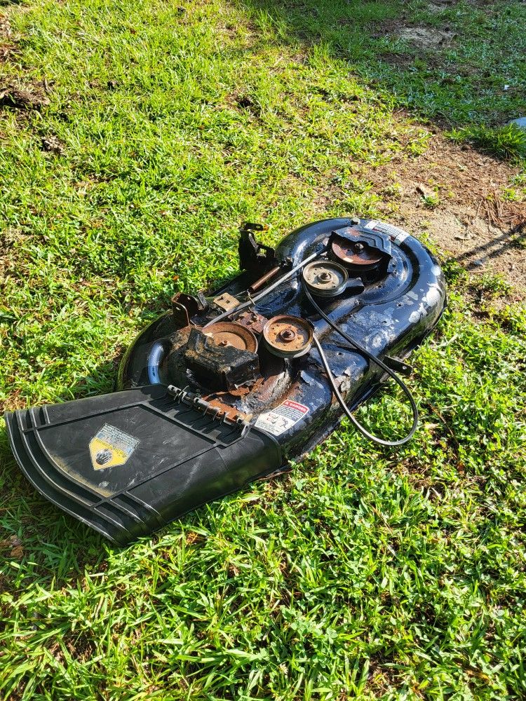 Troy-Bilt/craftsmans/mtd/yard Machines Riding Mower 42"Deck