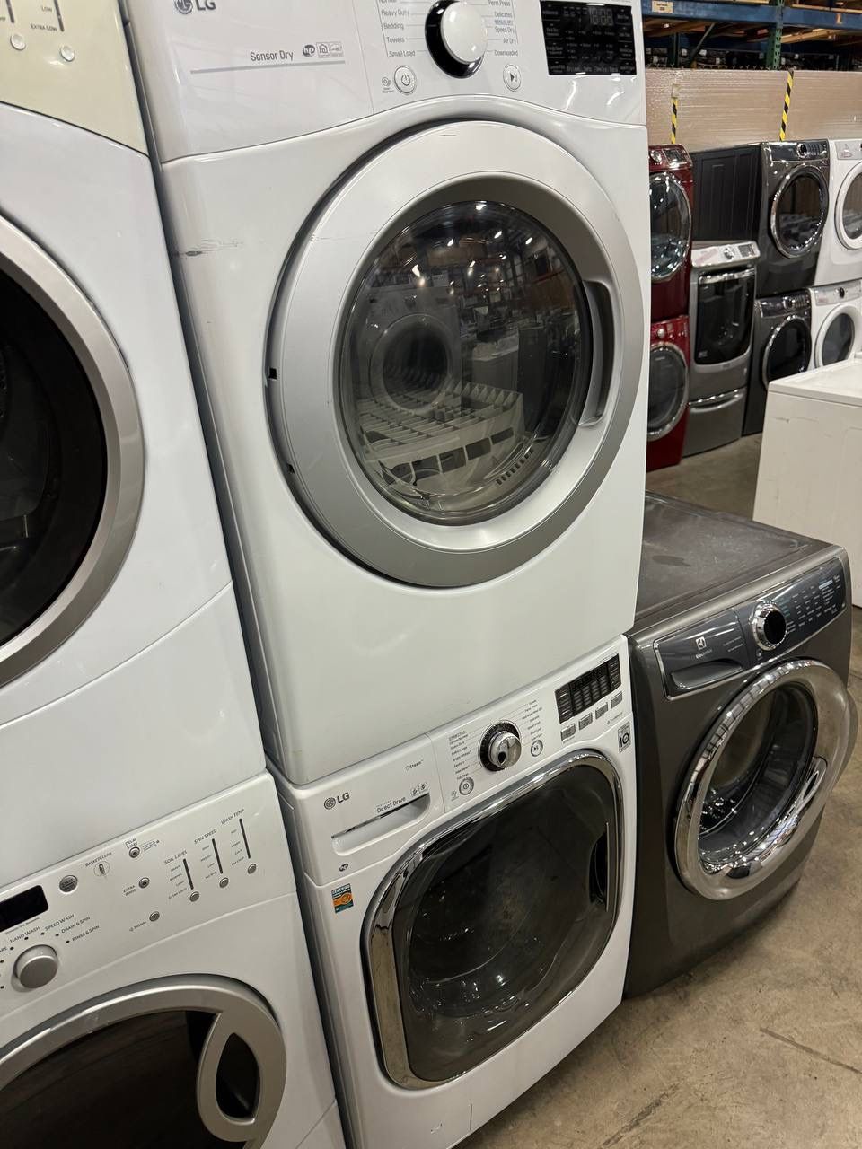 LG Washer $ Dryer Electric Stackable Set Free Attachments Warranty 