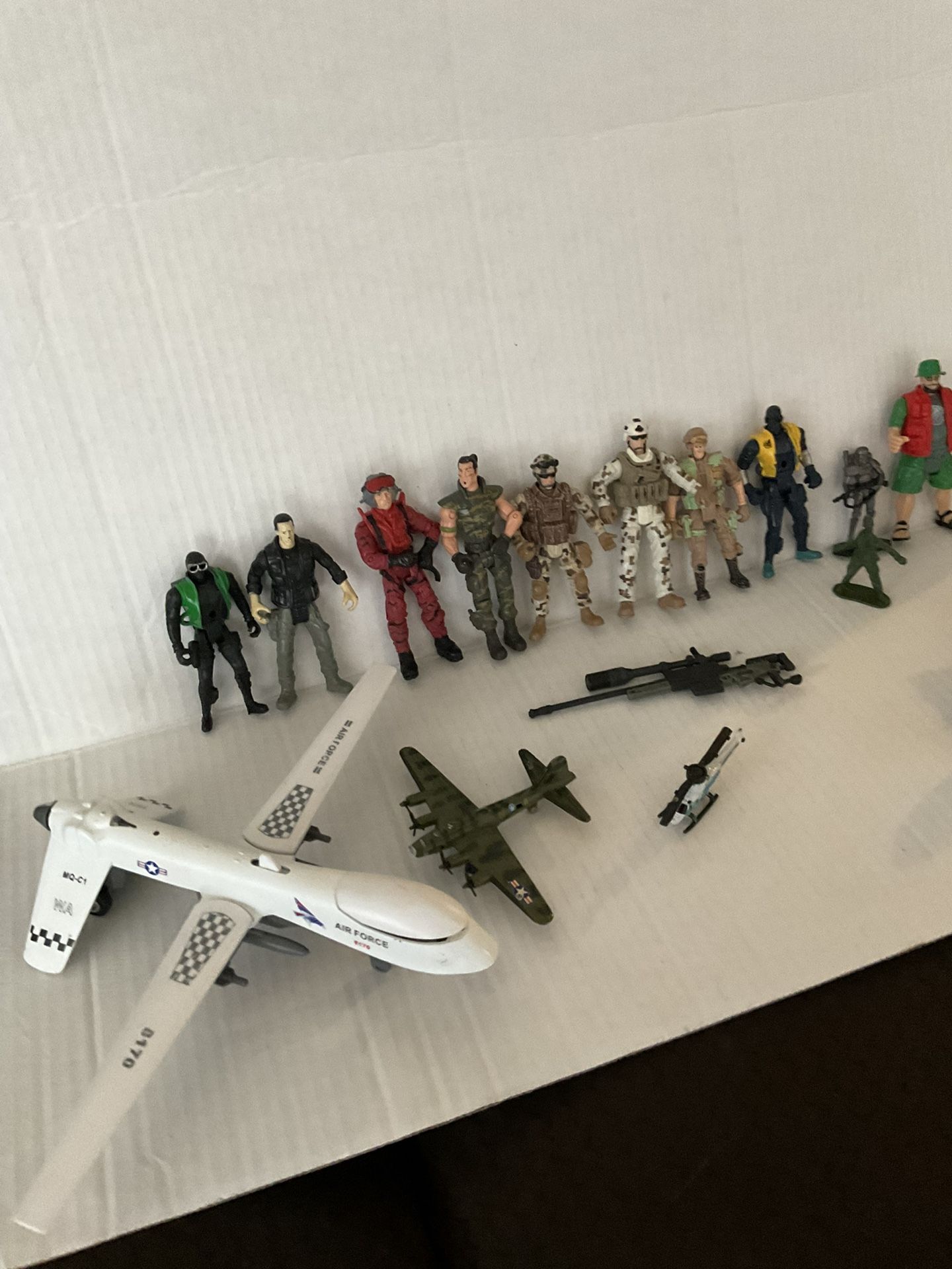 Lanard Corps Total Soldier Collection With Air Force 1 And Recon Plane