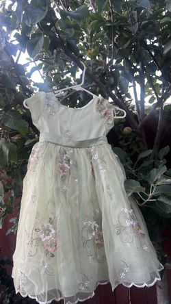 Girls dress size 3/4