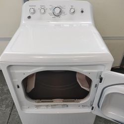 Nice GE Super Capacity Electric Dryer 