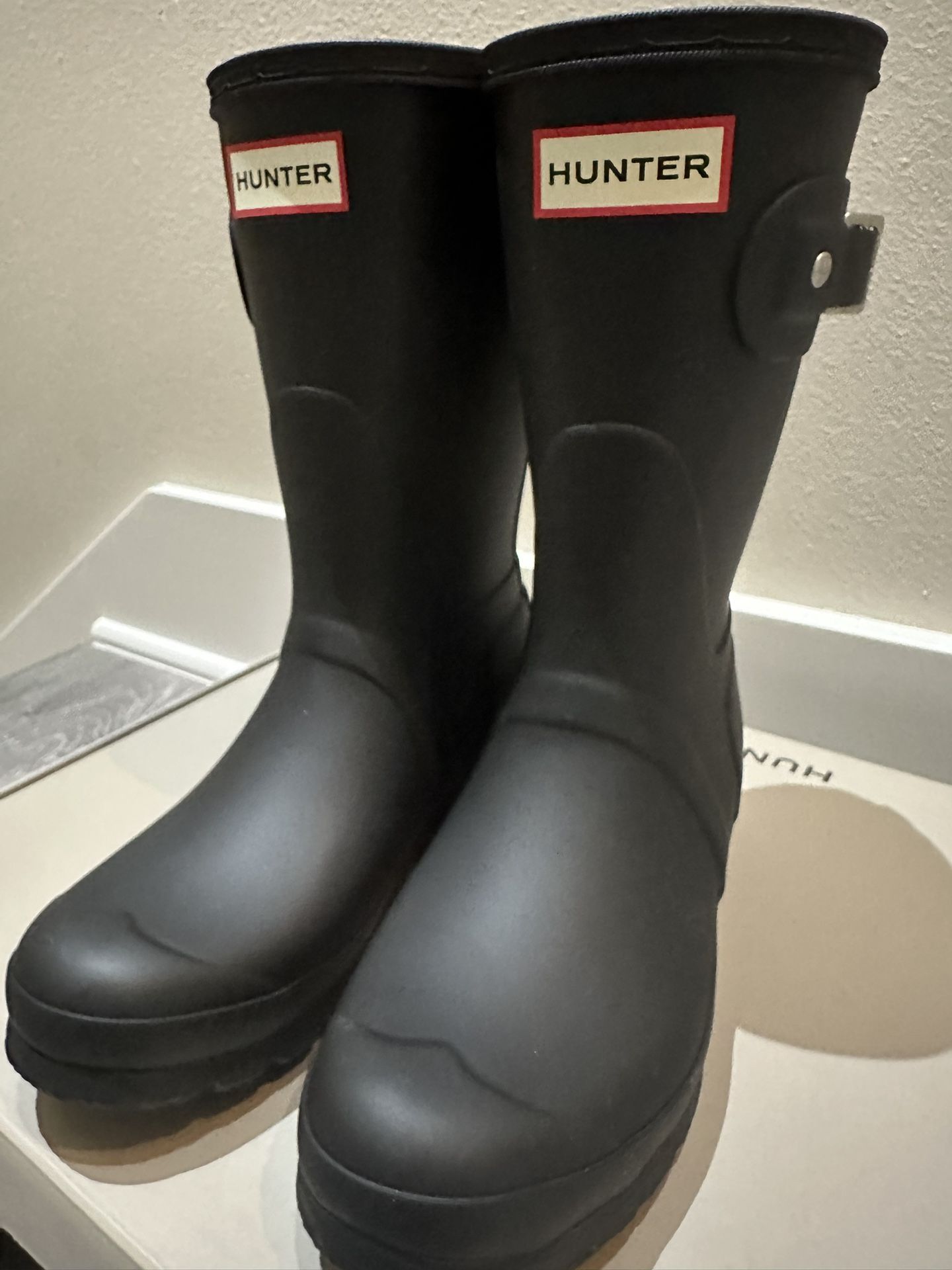 HUNTER Women’s Original Rain Boots (US 6 / Euro 37) - NEW!