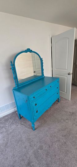 Vintage dresser with mirror