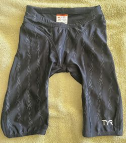 TYR Youth Race Suit Size 22 Black