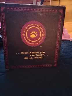 Bearstone Collection Figurine