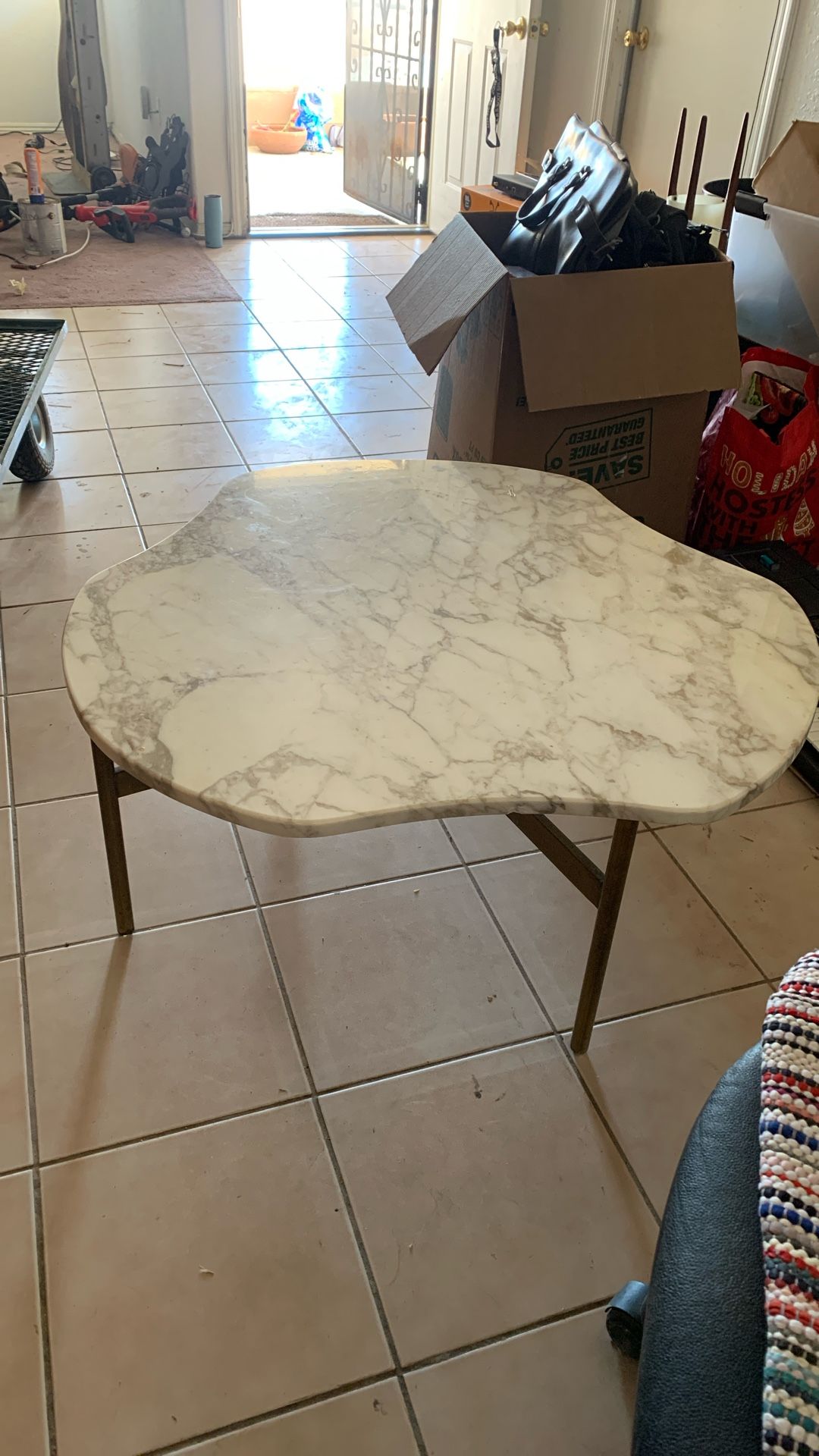 Mable Table