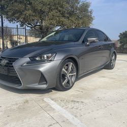 2017 Lexus IS