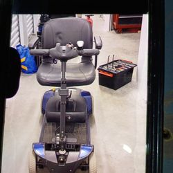 GOGO Elite Traveller 4-Wheel Scooter $200 OBO (contact info removed) Rick 