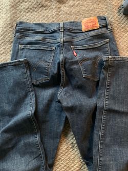 Levi jeans size 6