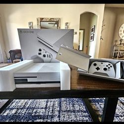 Xbox One Console and Controler