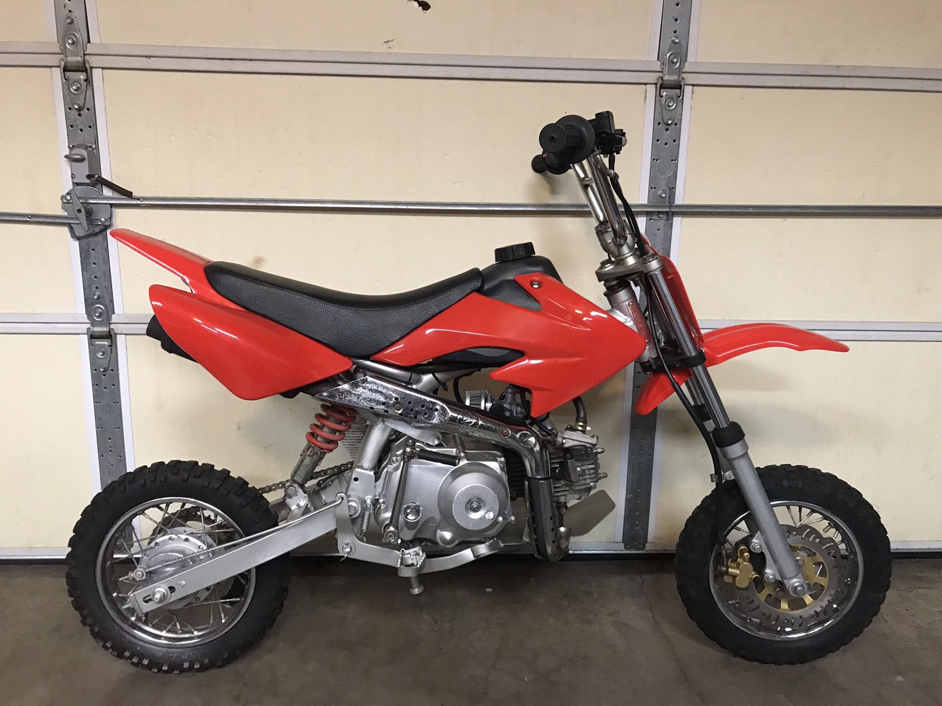 Great condition 70cc dirt bike