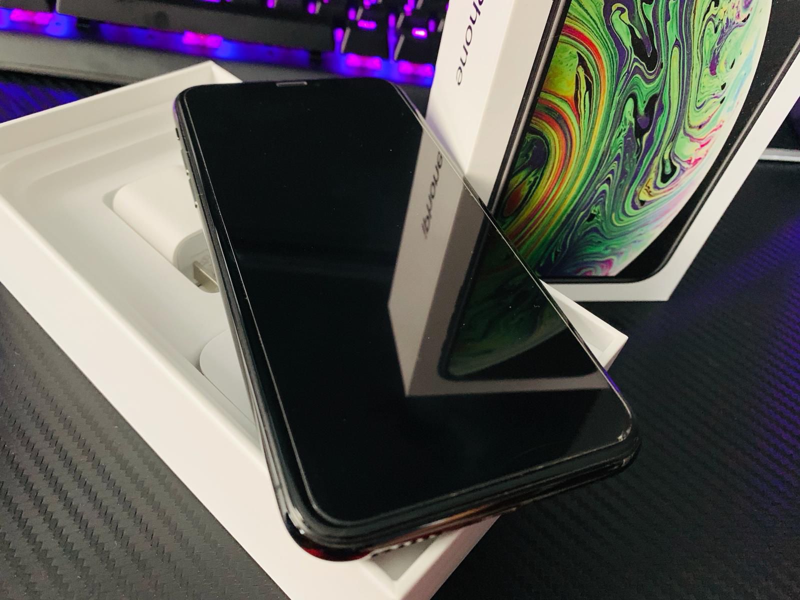 iPhone X 64gb unlocked! With original accessories almost new!! Also come with Apple Watch 42mm protective shell!