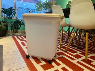 Large Pet Food Storage