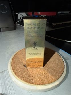 Yves Saint Laurent Touche Eclat Blur Primer