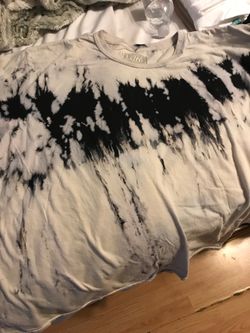 Marble tie dye tee medium