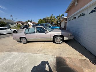 Cadillac Sedan DeVille