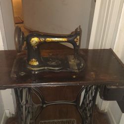 Antique Singer Sewing Machine 