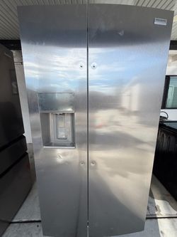 Frigidaire Gallery 22 Cu Counter depth Fridge