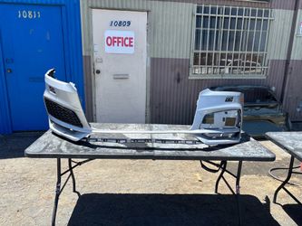 2016 2017 2018 AUDI Q3 FRONT BUMPER COVER OEM 8U0807437