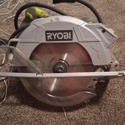 Ryobi Circular Saw With Carying Case