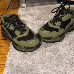 Balenciaga Size 9/42