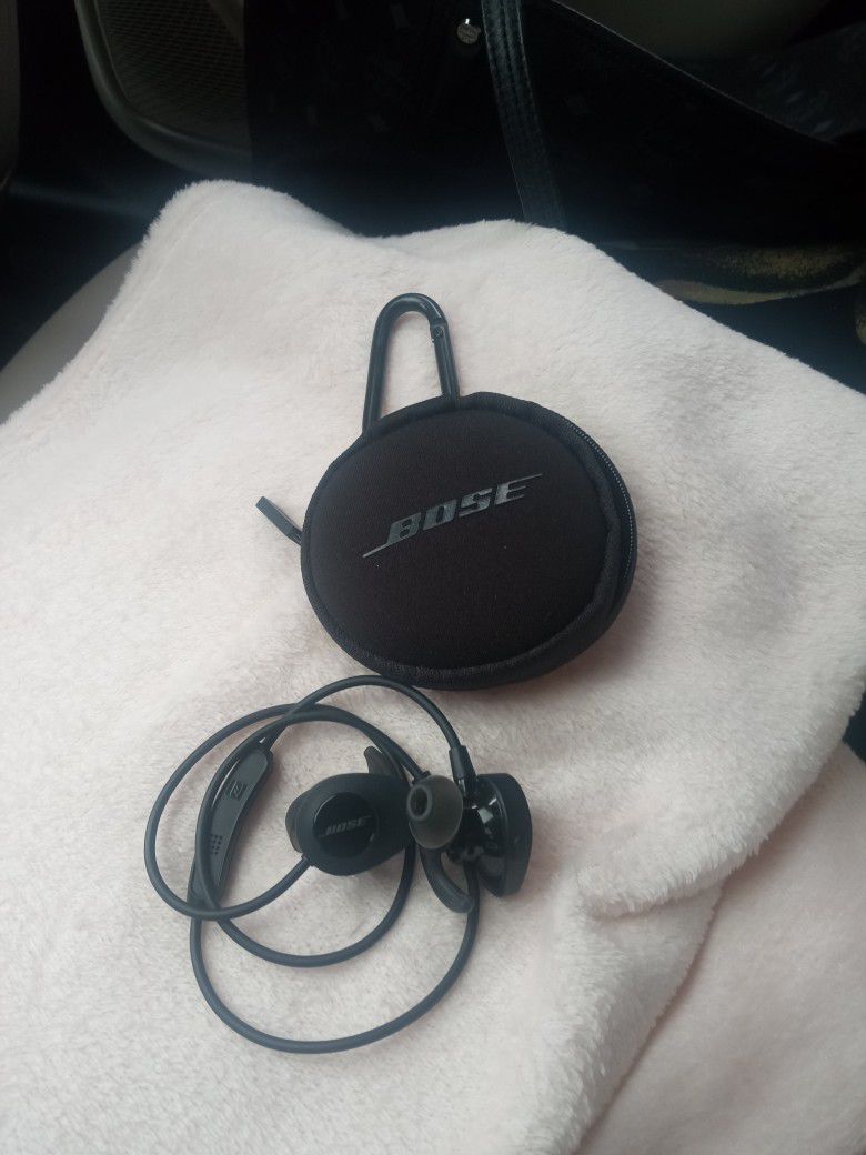 Selling My Brand New " Bose Ear ~ Bud's " For $ 119