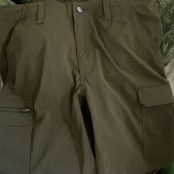 Men’s Carhart shorts size 34