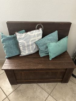 PALLET WOOD BENCH W/ STORAGE