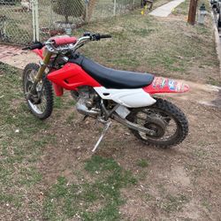 2006 200 Dirt Bike