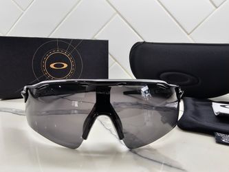 NEW Oakley Radar EV Path Sunglasses with Prizm Lens 009208