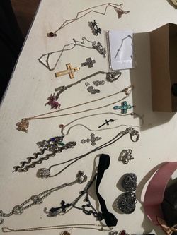 Assorted jewelry