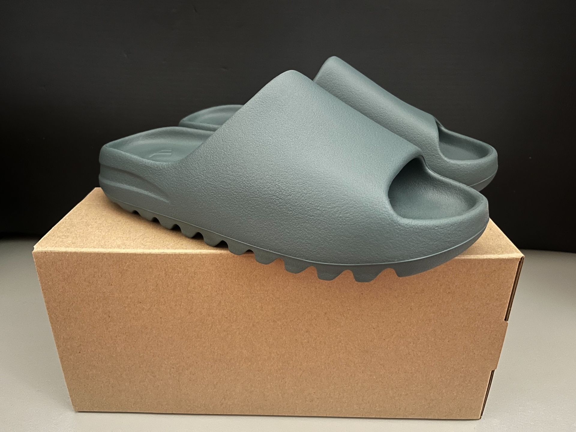 Yeezy Slide Slate Marine sz12 Brand new