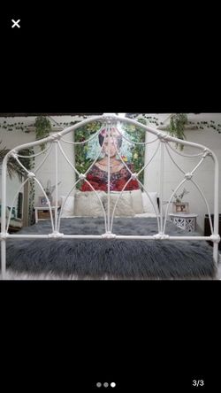 Full Size Iron Headboard & Rails